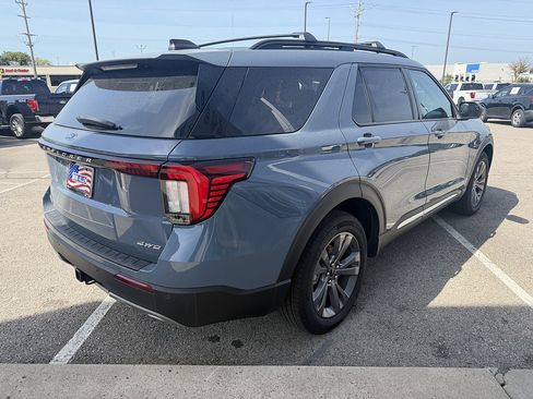 Used 2025 Ford Explorer Active w/ Active Comfort Package AWD/4WD image 6
