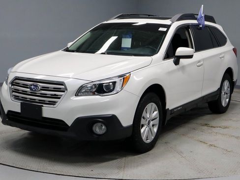 Used 2017 Subaru Outback 2.5i Premium image 7