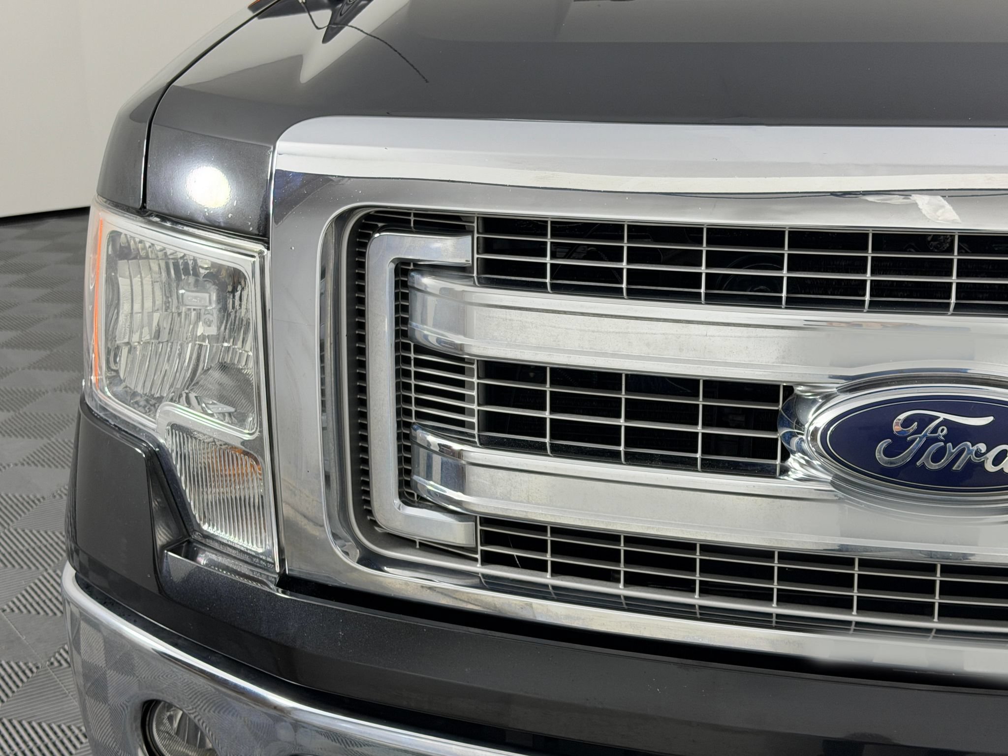 Used 2013 Ford F150 XLT w/ XLT Chrome Pkg AWD/4WD image 4
