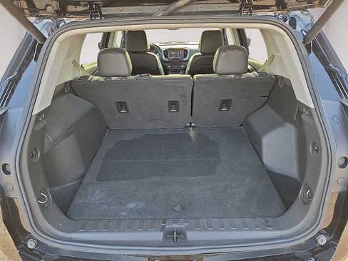 Used 2022 GMC Terrain SLT FWD image 13