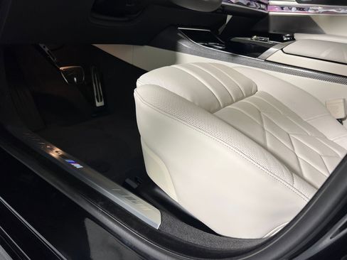 New 2026 BMW 760i xDrive image 13