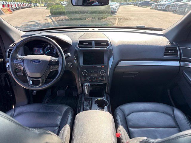 Used 2018 Ford Explorer XLT w/ Equipment Group 202A FWD image 29