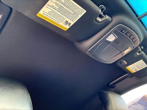 Used 2017 Lincoln MKZ Reserve image 14