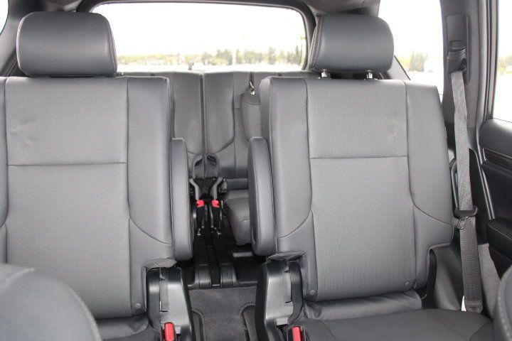 Used 2022 Lexus GX 460 Premium w/ Accessory Package AWD/4WD image 27