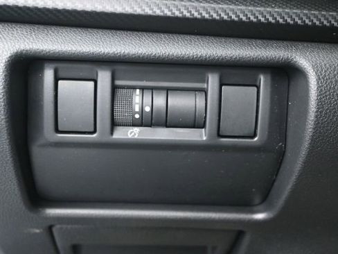 Used 2024 Subaru Crosstrek 2.0i image 8