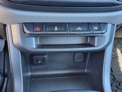 Certified 2022 Chevrolet Colorado W/T w/ WT Convenience Package image 15