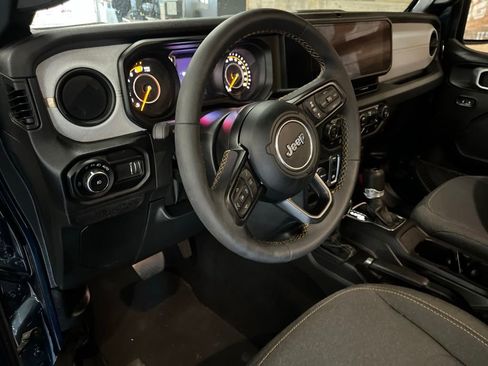Used 2025 Jeep Wrangler Sport AWD/4WD image 14