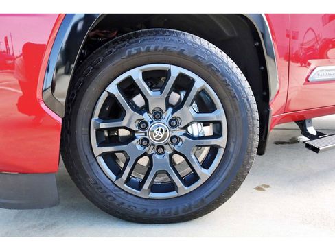 Used 2025 Toyota Sequoia Platinum image 29