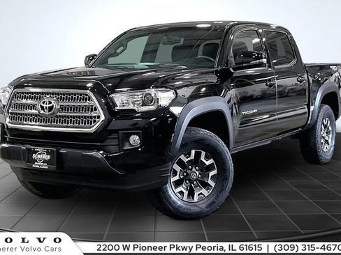 Used 2017 Toyota Tacoma TRD Off-Road AWD/4WD image 1