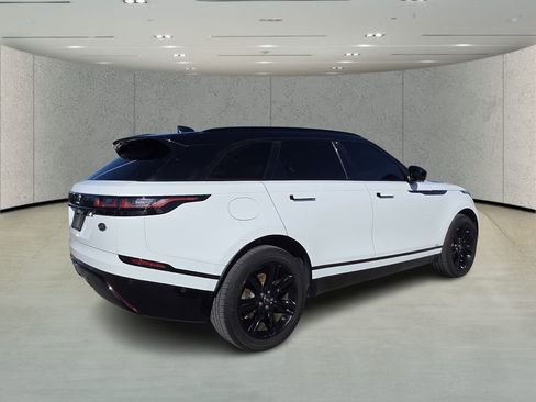 Used 2021 Land Rover Range Rover Velar R-Dynamic S image 3