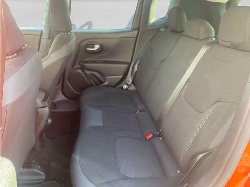 Used 2020 Jeep Renegade Altitude FWD image 27