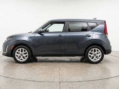 Used 2025 Kia Soul LX w/ LX Technology Package FWD image 5