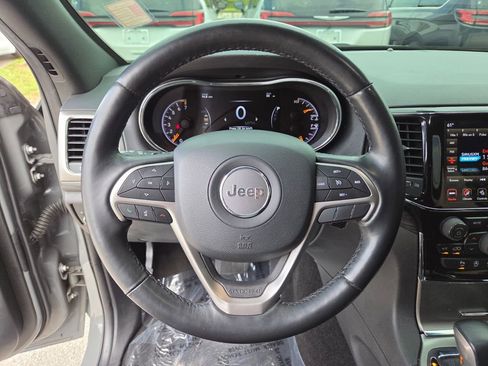 Used 2022 Jeep Grand Cherokee Laredo X RWD image 26