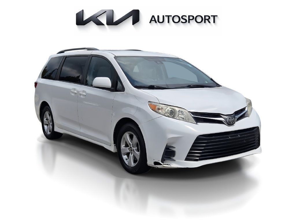 Used 2018 Toyota Sienna LE FWD image 3