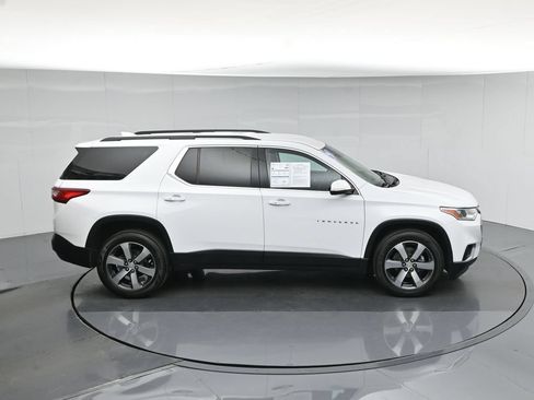 Used 2020 Chevrolet Traverse LT w/ LT Premium Package FWD image 41