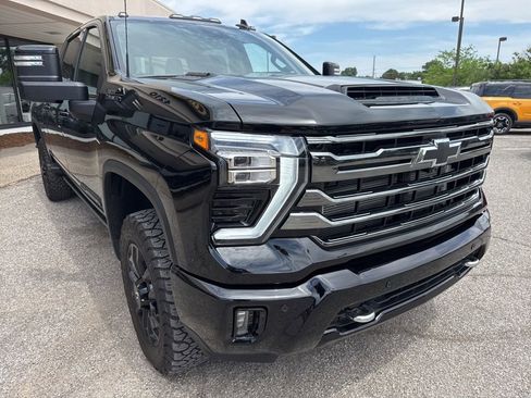 Used 2025 Chevrolet Silverado 2500 High Country w/ Midnight Edition AWD/4WD image 14