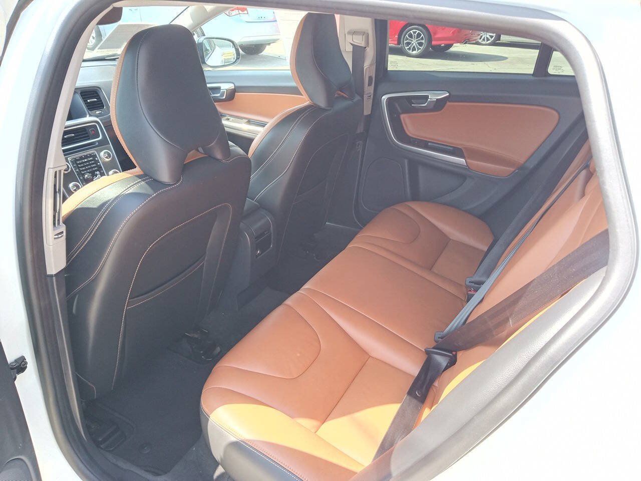 Used 2015 Volvo V60 T5 Cross Country w/ Protection Package AWD/4WD image 7