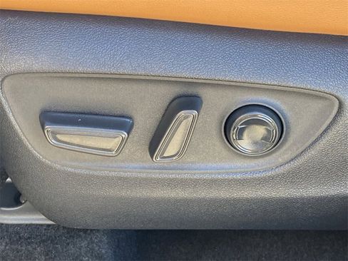 Certified 2025 Toyota Highlander Platinum image 23