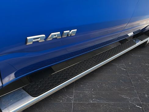 Used 2022 RAM 1500 Big Horn AWD/4WD image 40