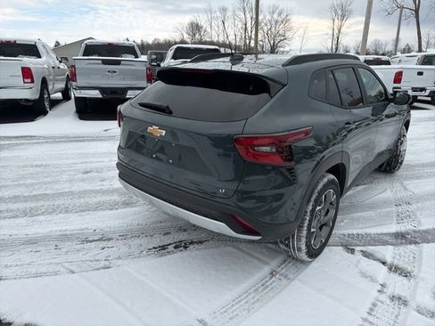 New 2026 Chevrolet Trax LT w/ Sunroof Package image 8