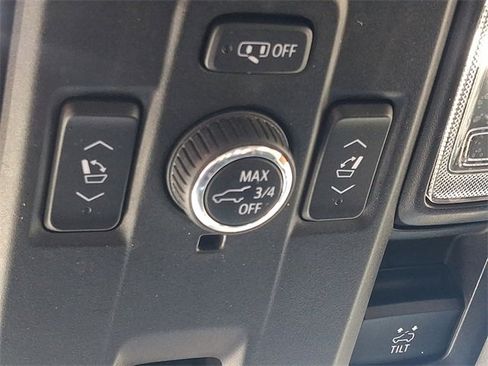 Used 2021 GMC Yukon SLT w/ SLT Luxury Plus Package image 32