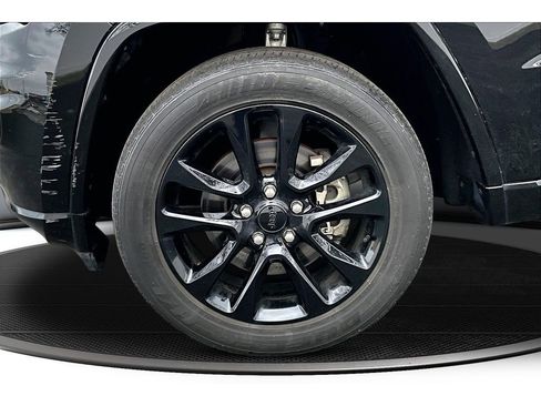 Used 2021 Jeep Grand Cherokee Laredo X image 10