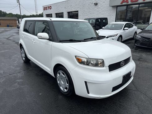 Used 2008 Scion xB FWD image 3