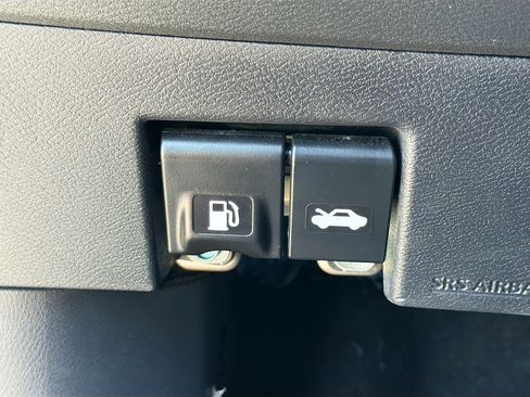 Used 2024 Nissan Kicks SR FWD image 30