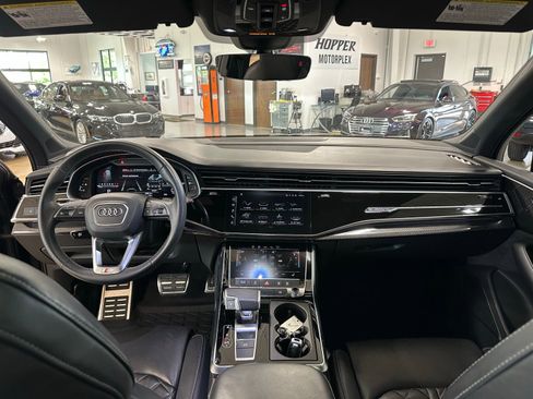 Used 2021 Audi SQ7 Premium Plus w/ SQ7 Black Optic Package AWD/4WD image 17
