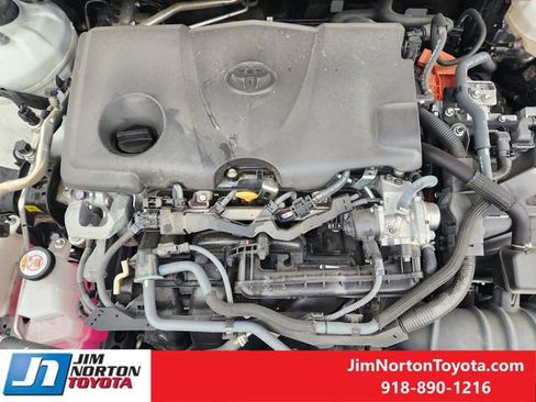 Used 2025 Toyota Camry SE image 32