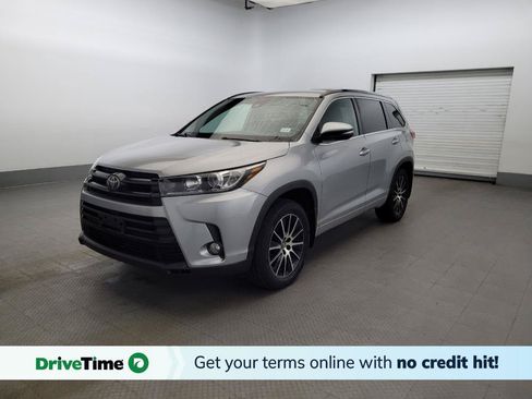 Used 2018 Toyota Highlander SE AWD/4WD image 1