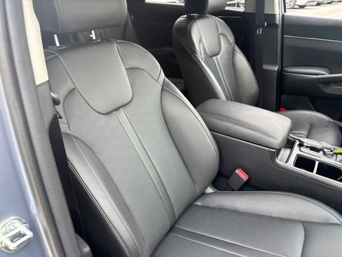 Used 2025 Kia Sorento EX w/ Panoramic Sunroof Package AWD/4WD image 28