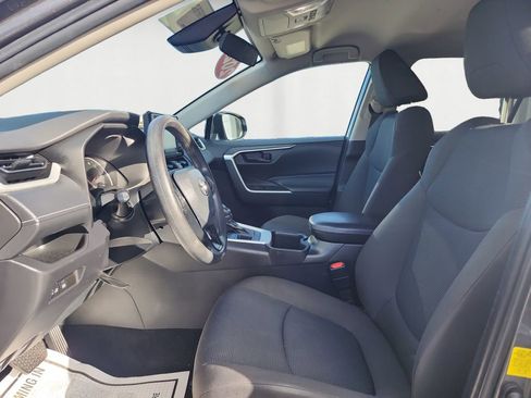 Certified 2022 Toyota RAV4 LE image 9