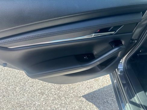 Used 2025 MAZDA MAZDA3 s FWD image 11