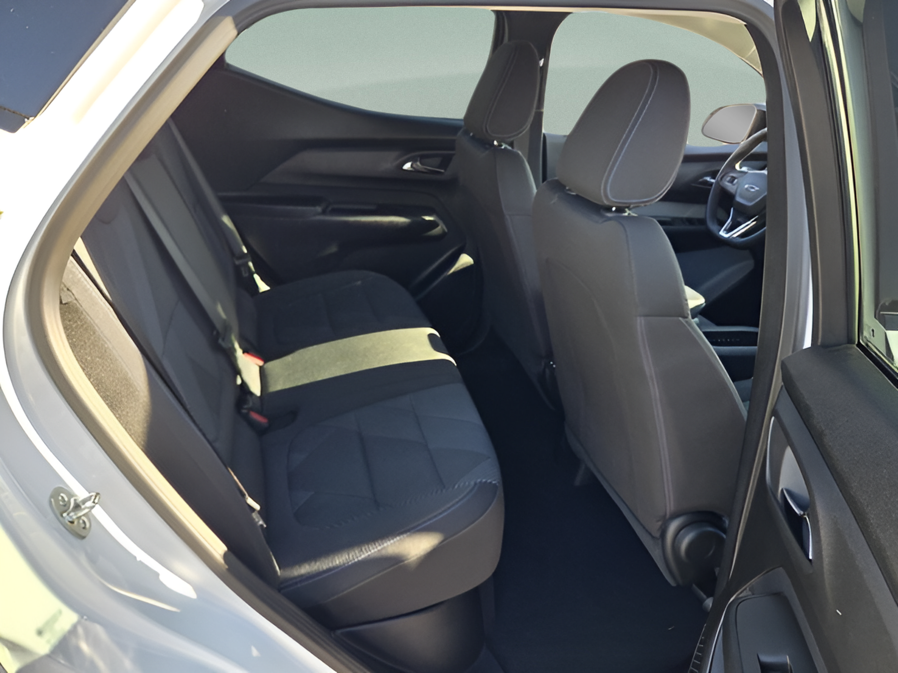 Certified 2027 Chevrolet Bolt LT w/ Comfort Package FWD image 17
