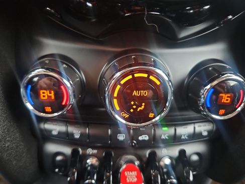 Used 2018 MINI Cooper 2-Door Hardtop image 24