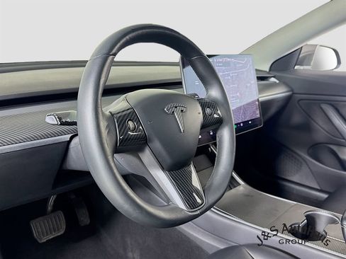 Used 2018 Tesla Model 3 Long Range image 9