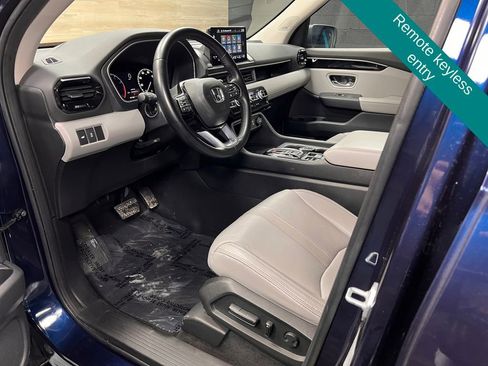 Used 2023 Honda Pilot Touring image 3