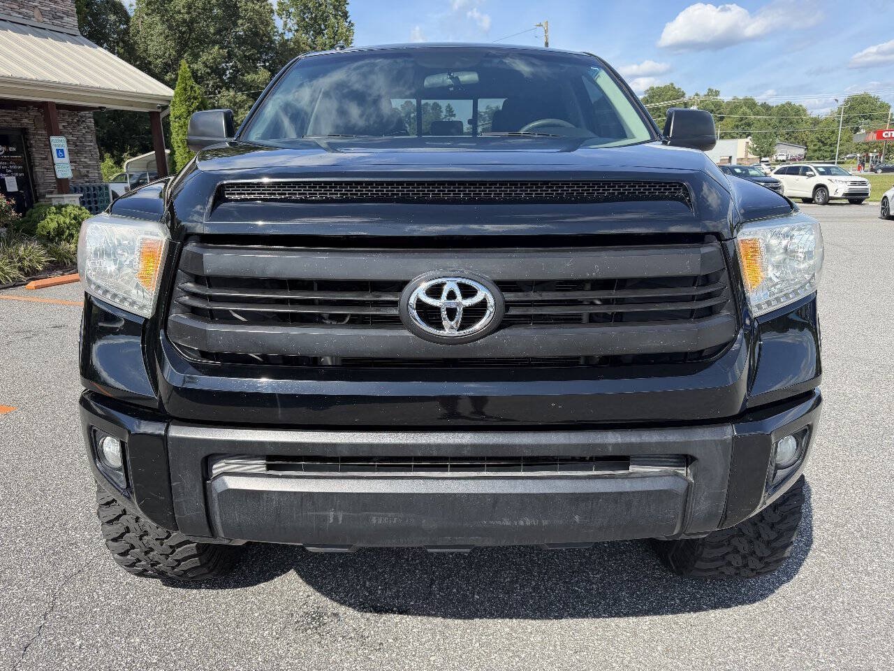 Used 2014 Toyota Tundra SR5 w/ TRD Off Road Package AWD/4WD image 4