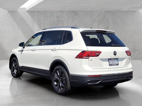 Used 2023 Volkswagen Tiguan SE AWD/4WD image 7