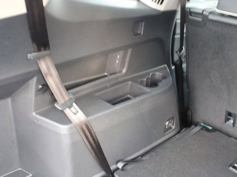 Used 2025 Volkswagen Atlas SEL Premium R-Line image 35