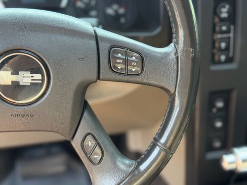 Used 2005 HUMMER H2 w/ Preferred Equipment Group AWD/4WD image 17