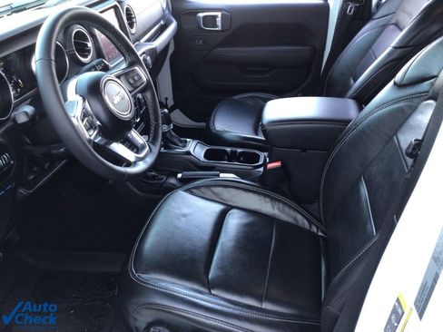 Used 2022 Jeep Wrangler Unlimited Sahara w/ Cold Weather Group image 7