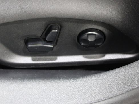 Used 2018 Jeep Compass Latitude w/ Popular Equipment Group FWD image 5