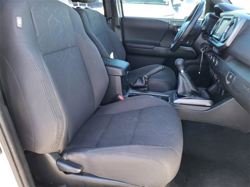 Used 2017 Toyota Tacoma TRD Sport w/ Premium & Technology Package image 17