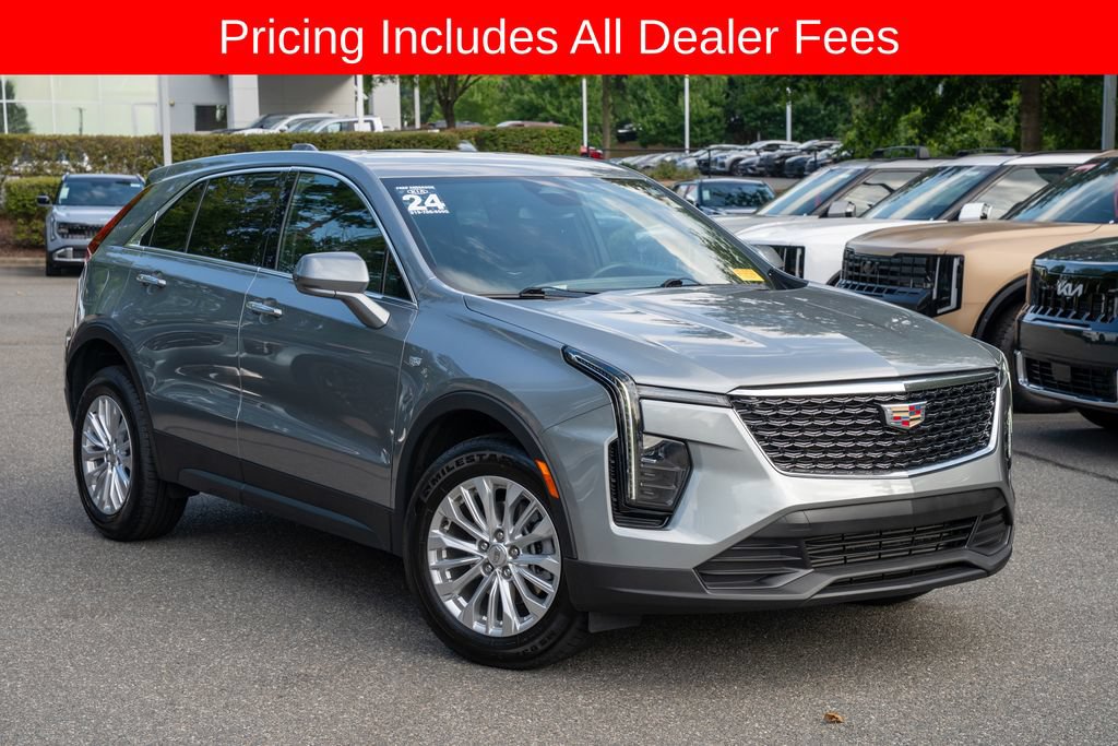 Used 2024 Cadillac XT4 Luxury w/ Cold Weather Package FWD image 1