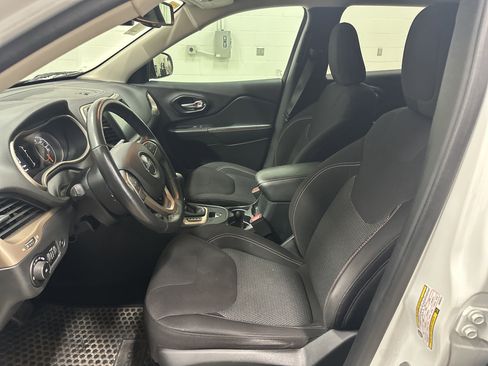 Used 2016 Jeep Cherokee 75th Anniversary image 16