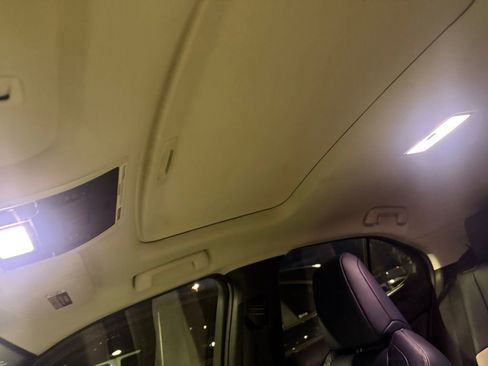 Used 2019 Lexus UX 200 image 9