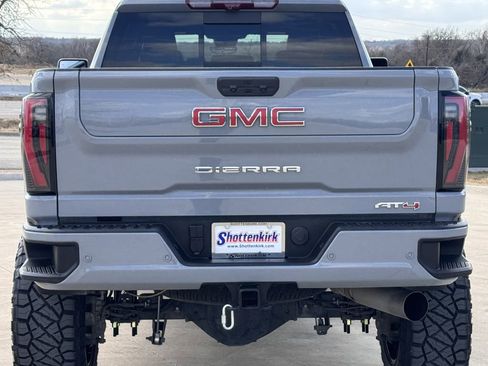 Used 2025 GMC Sierra 2500 AT4 w/ AT4 Premium Plus Package image 5