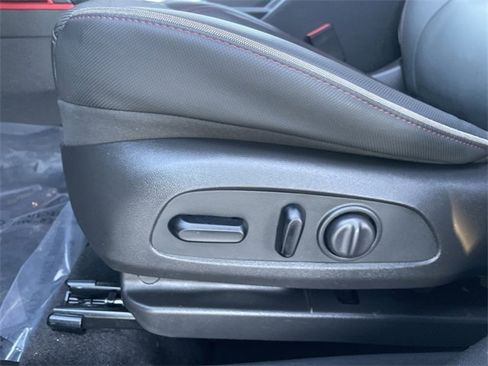 Used 2023 Chevrolet TrailBlazer RS image 18